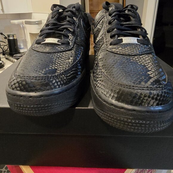 Nike Air Force 1 Low Kobe Triple Black Mens IB0018003 Size 10 2025 NEW - Picture 7 of 16